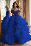 Vestido largo de fiesta con volantes y hombros descubiertos de Black Princess