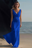 Vestido boho largo blanco de playa con escote en V fruncido
