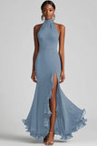 Vestido formal largo sirena con volantes negros con cuello halter y abertura