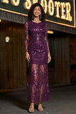 Vestido de graduación morado con escote en V y funda de lentejuelas y manga larga