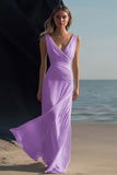 Vestido boho largo blanco de playa con escote en V fruncido