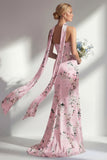 Vestido largo de dama de honor rosa sirena con estampado floral sin tirantes y abertura