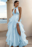 Vestido formal largo blanco con volantes halter de línea A con abertura alta
