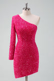 Vestido de fiesta corto ajustado con un hombro al descubierto y lentejuelas brillantes en color fucsia con flecos