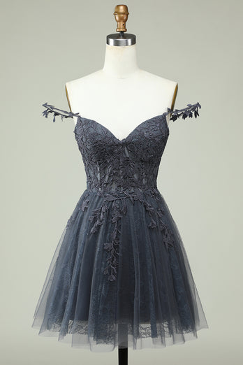 Vestido de cóctel corto sin espalda azul marino con apliques
