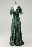 Vestido de fiesta largo de terciopelo quemado verde oscuro con mangas cortas