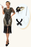 Conjunto de vestido negro dorado con flecos de la década de 1920 con accesorios