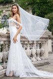 Vestido de novia de tul sirena con corsé blanco brillante con hombros descubiertos con lentejuelas