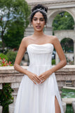 Elegante vestido de novia blanco una línea sin tirantes plisado de tren de tren con abertura