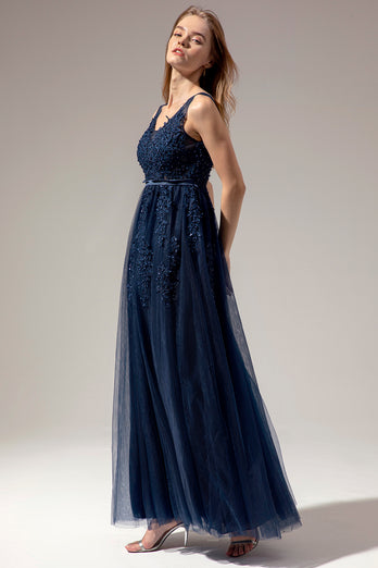 Vestido gris con apliques