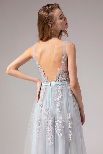 Vestido gris con apliques