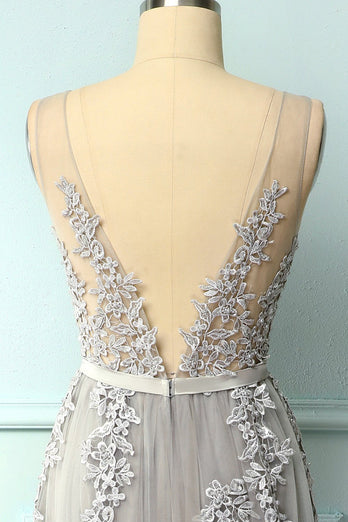 Vestido gris con apliques