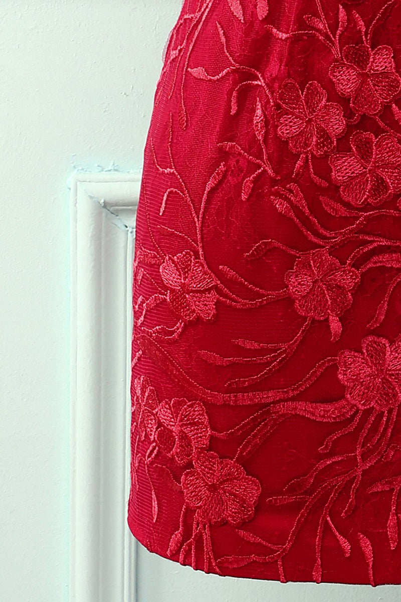 Cargar imagen en el visor de la galería, Vestido ajustado rojo con tirantes finos