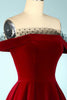 Cargar imagen en el visor de la galería, Vestido de terciopelo con hombros descubiertos burdeos