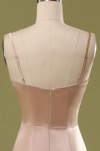 Vestido de satén champán