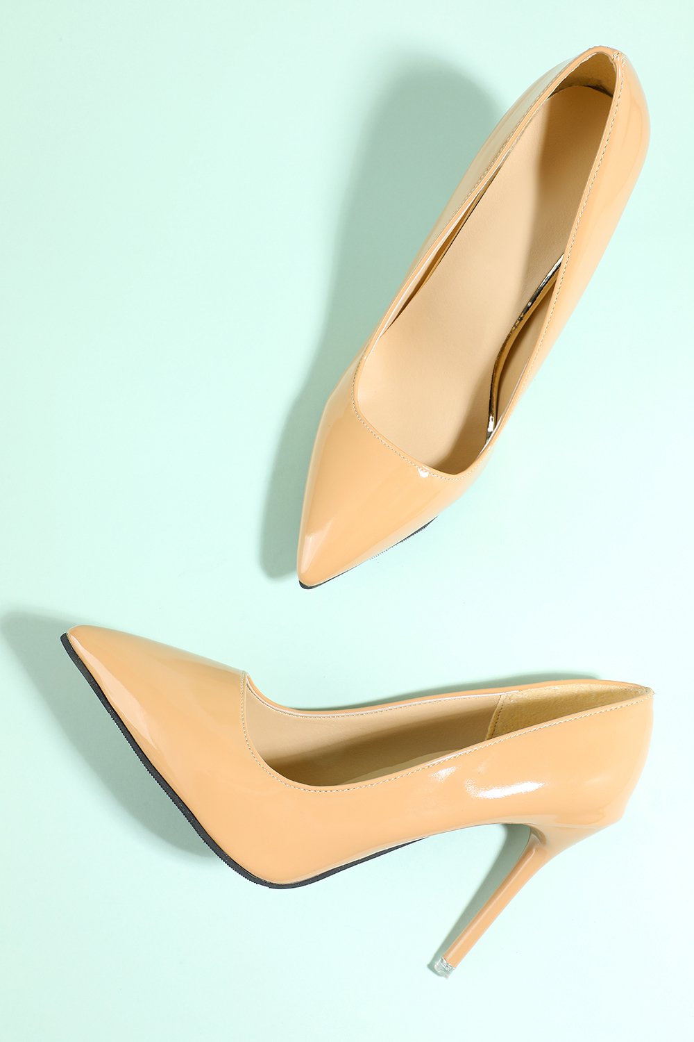 Elegantes tacones puntiagudos