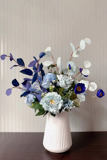 Flores de entrega de boda de imitación azul (jarrón no incluido)