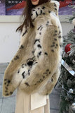 Abrigo largo de piel sintética con estampado caqui