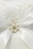 Cargar imagen en el visor de la galería, Ivory Lace Pearl Bowknot Ring Bearer Pillow