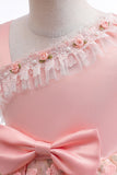 Un vestido de lazo rosa de línea para niñas con apliques
