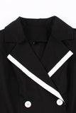 Cuello negro en V Un vestido de línea de la década de 1950 con mangas cortas