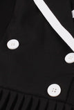 Cuello negro en V Un vestido de línea de la década de 1950 con mangas cortas