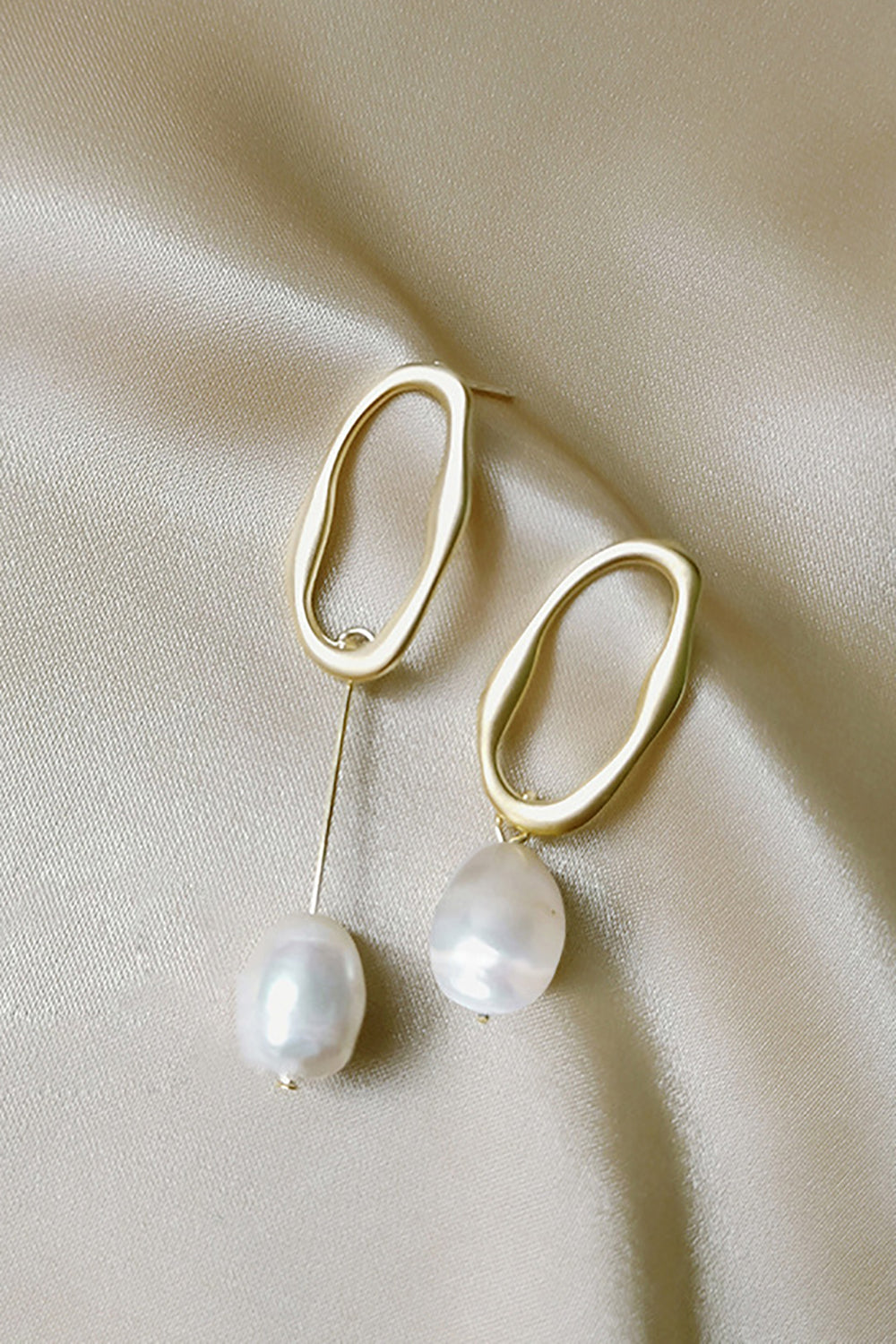 Pendientes barrocos de perlas con textura natural