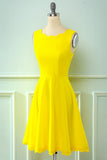 Vestido amarillo vintage de la década de 1950 con encaje hueco