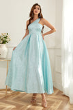 Un vestido de madre verde claro para el hombro