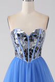 Vestido de fiesta azul real con espejo de novia de una línea