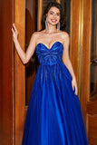 Vestido de fiesta azul real de novia de una línea con abalorios