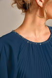 Vestido de novia plisado azul marino de cuello redondo con manga corta