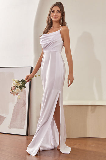 Sencillo vestido de novia de satén marfil
