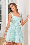 Lindo vestido corto de bienvenida impreso en azul