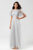 Classic Elegance A-Line Jewel Neck Grey Long Bridesmaid Dress con mangas cortas