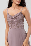 Certificablemente elegante A Line Spaghetti Straps Dusty Pink Long Bridesmaid Dress con cuentas