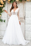 Deep V-Neck Ivory Tulle Sweep Train Wedding Dress con encaje