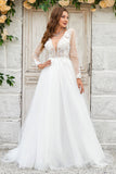 Deep V-Neck Ivory Tulle Sweep Train Wedding Dress con encaje