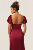 Vestido de dama de honor Sweetheart Burgundy con mangas abullonadas