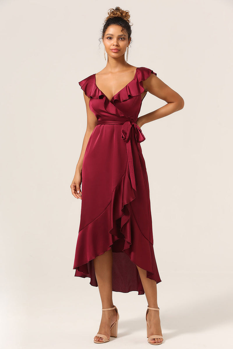 Cargar imagen en el visor de la galería, Una línea V-Neck Vestido de dama de honor burdeos con volantes