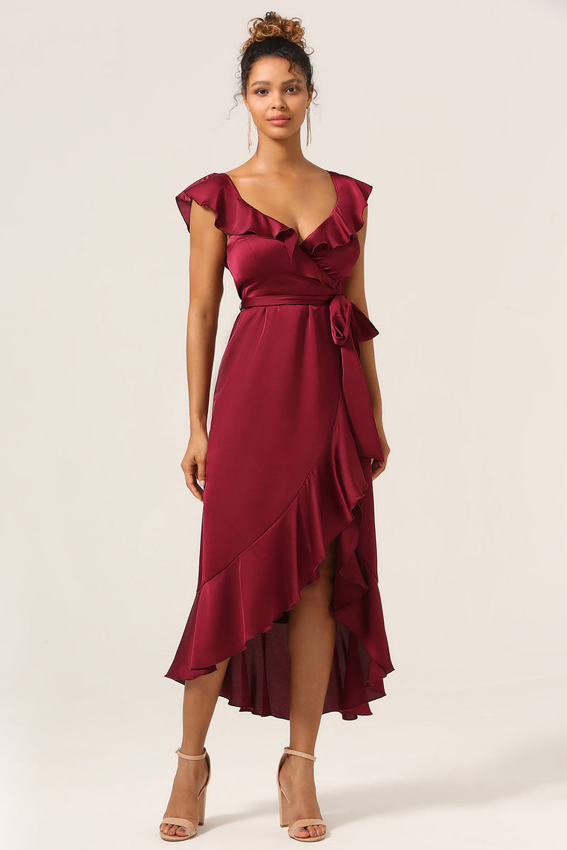 Cargar imagen en el visor de la galería, Una línea V-Neck Vestido de dama de honor burdeos con volantes