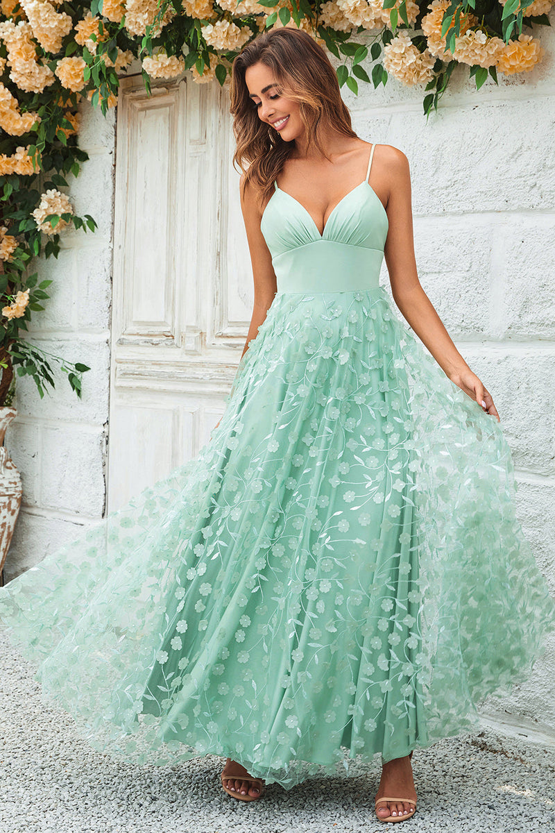 Cargar imagen en el visor de la galería, Encantador A Line Spaghetti Straps Green Long Bridesmaid Dress con apliques