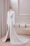 Vestido de novia sirena de crepé de manga larga con escote en V profundo marfil con abertura frontal