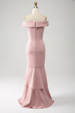 Vestido de sirena rosa asimétrico con volantes de la madre de la novia