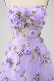 Vestido de fiesta largo lila con tirantes finos de una línea con flores en 3D