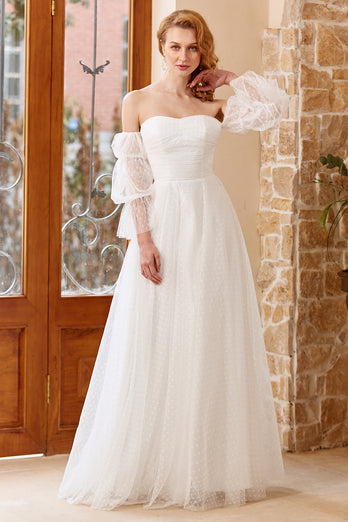Vestido de novia de tul blanco sin hombros