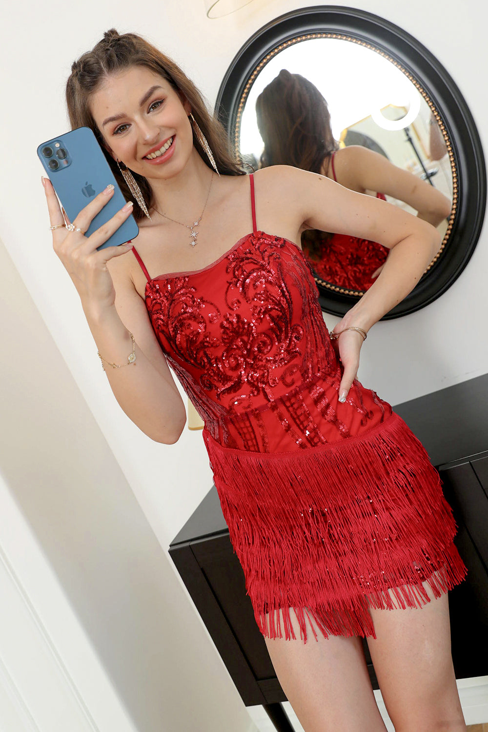 Rojo Vestido de cóctel ajustado de lentejuelas con flecos