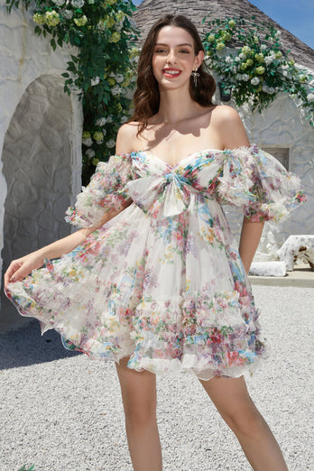 Trendy A Line Ivory Floral Printed Short Tulle Homecoming Dress con mangas cortas