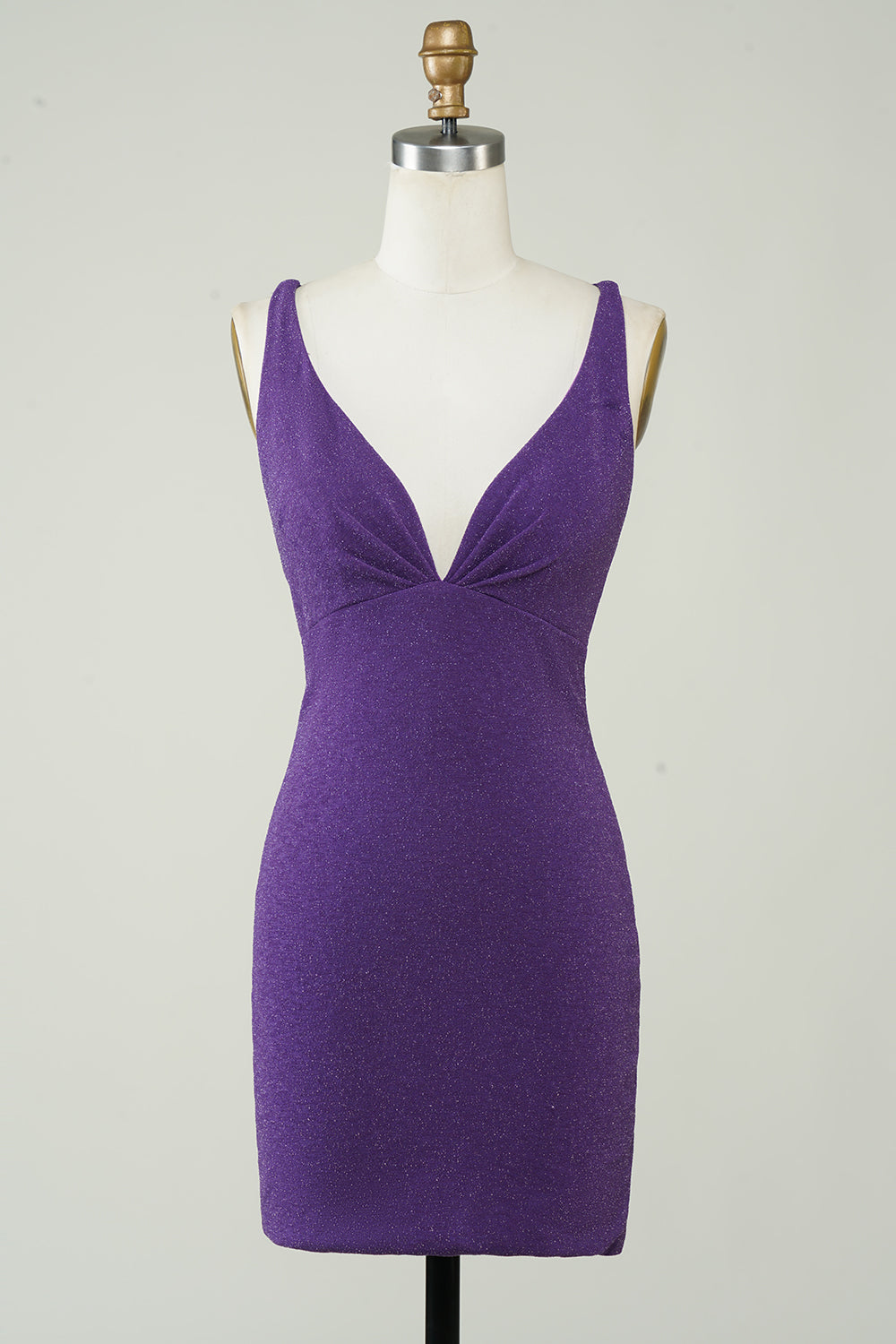 Elegante Deep V Neck Purple Short Homecoming Dress con Criss Cross Back