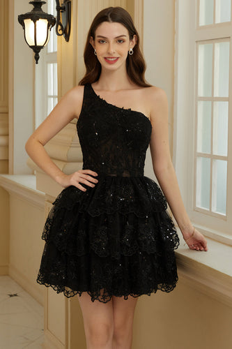 Elegante A Line One Shoulder Black Short Homecoming Dress con apliques